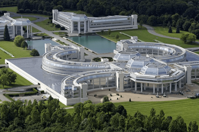 Le groupe Bouygues adopte massivement AWS dans toutes ses filiales, y compris pour acclrer le dveloppement de l'IA. (Photo : Bouygues - sige du groupe)