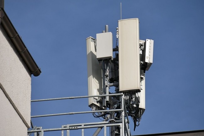 Apple scrute les volutions de la norme 6G comme le lait sur le feu en attendant ses premiers modles d'iPhone compatbiles. (crdit : PYumikember - CC BY-SA 4.0)