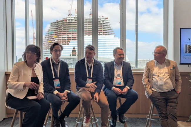 De gauche  droite : Emilie Sidiqian (directrice gnrale de Salesforce France), Thomas Baudlot (directeur data et IT Engie Energy Solutions), Benjamin Balatin (directeur de la transformation Fermob), Alain Angerame (directeur RC et  exprience collaborateur Bouygues Telecom), et Pierre Matuchet (senior VP IT et digital Adecco). crdit : D.F.