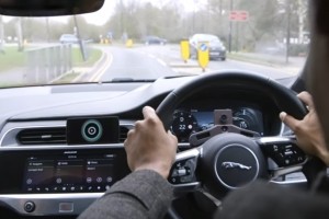 Jaguar Land Rover s'essaie aux voitures rpondant aux motions